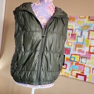 Brand New AVIA QUILTED PUFFER VEST W/HOOD-XS